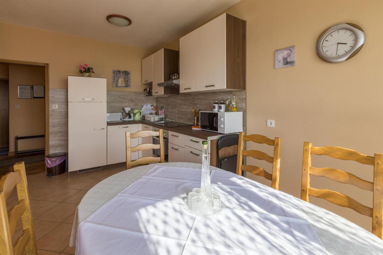 Apartments Dragica Dramalj Esterno foto